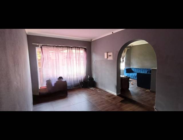 3 BEDROOM TOWNHOUSE FOR SALE IN REYNO RIDGE